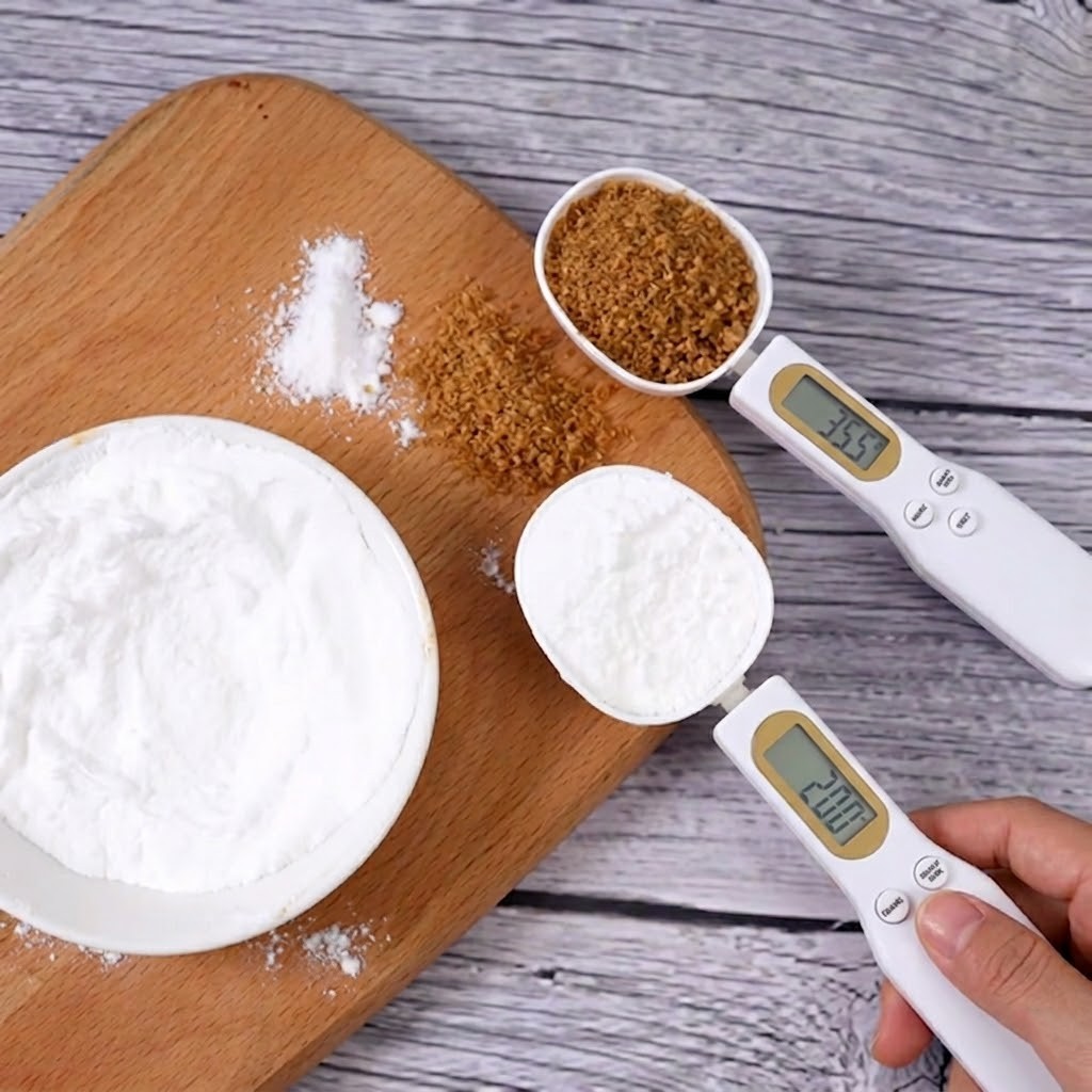 FitScoop measuring grains, beans, coffee, and powders